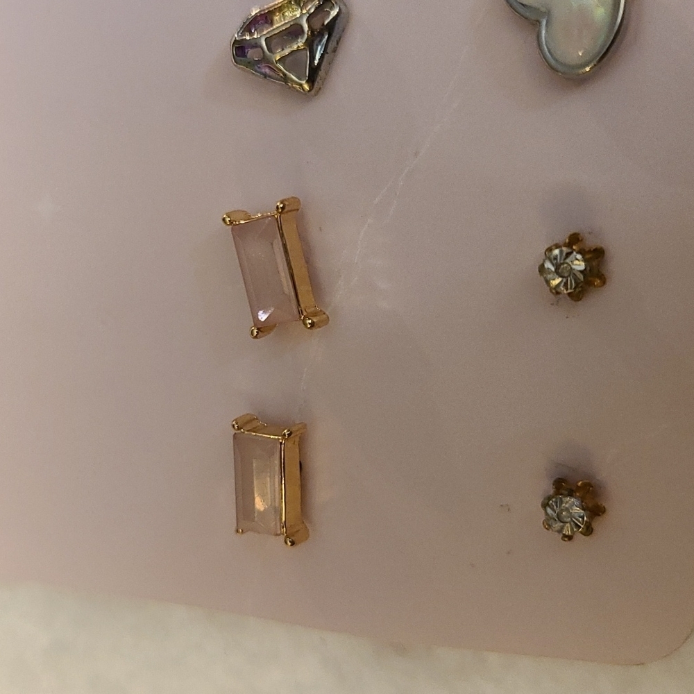 More than magic earrings - Picture 8 of 13